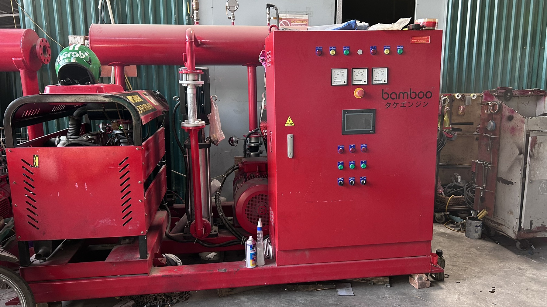 Lãnh đạo công ty khảo sát nhà máy sản xuất, lắp ráp máy phát điện, máy bơm pccc